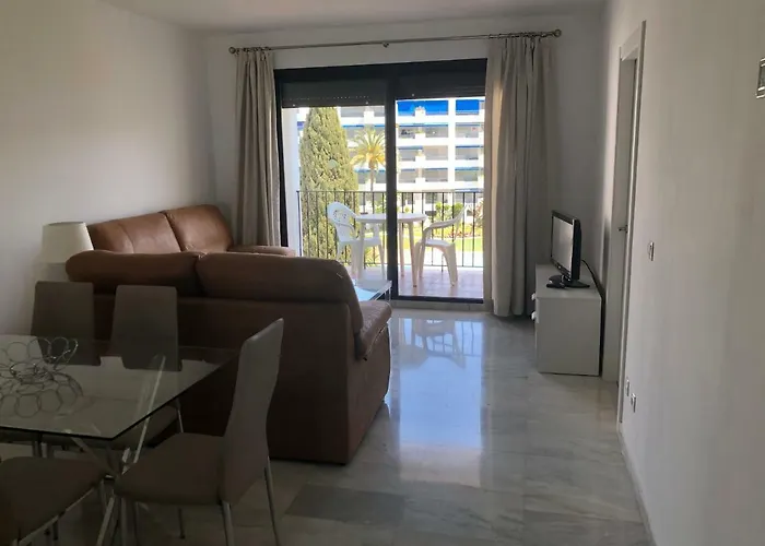 Urbanizacion Jardines Del Puerto * Marbella